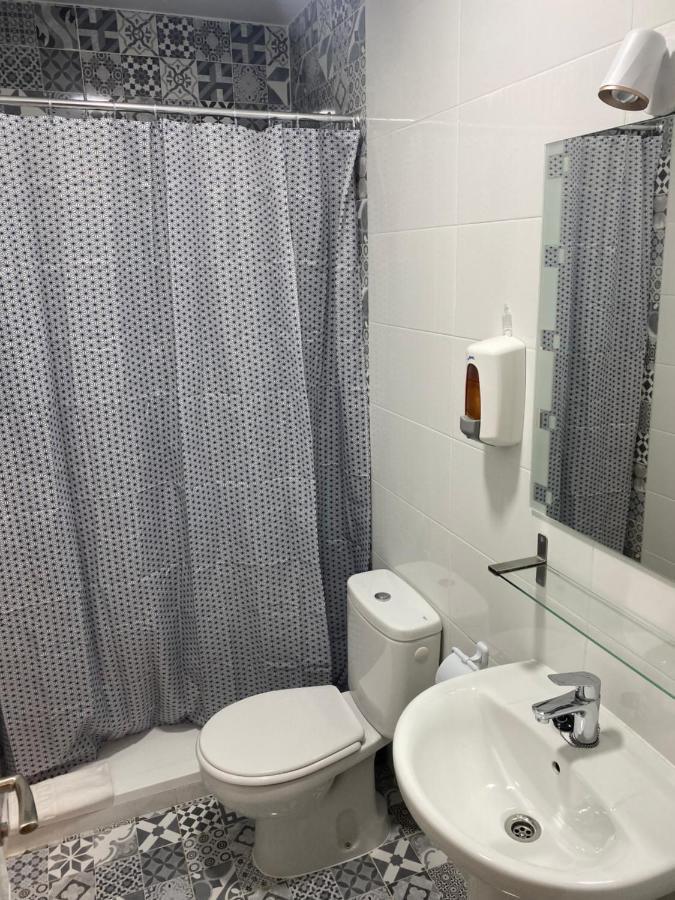 Hostal Oliver มาดริด ภายนอก รูปภาพ