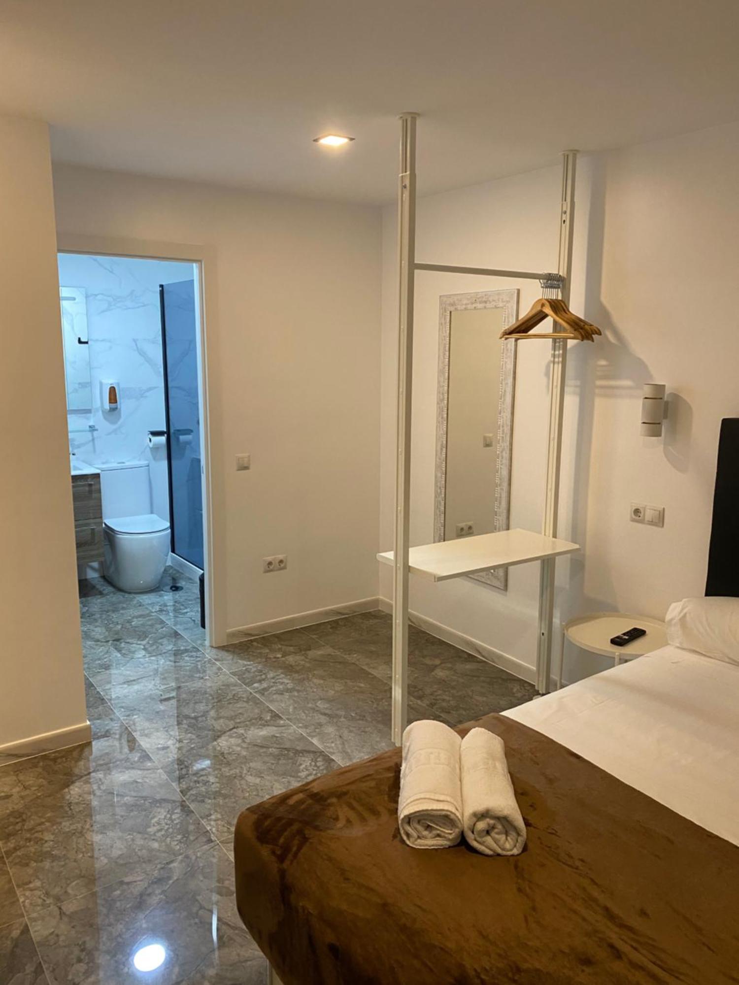 Hostal Oliver มาดริด ภายนอก รูปภาพ